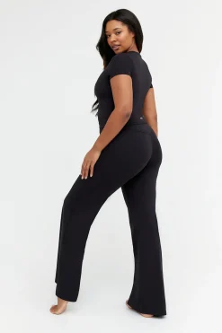 DayFlex Built-In Support Essential T-Shirt - Shadow Black