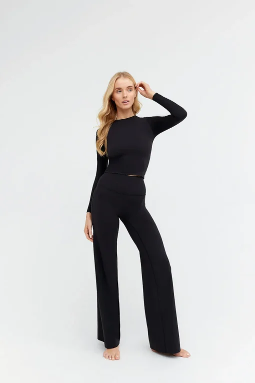 DayFlex Built-In Support Essential Long Sleeve Top - Shadow Black