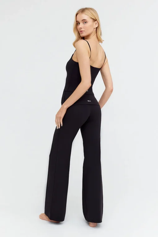 DayFlex Built-In Support Spaghetti Strap Cami Tank - Shadow Black
