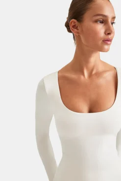 DayFlex Scoop Neck Top - Ivory