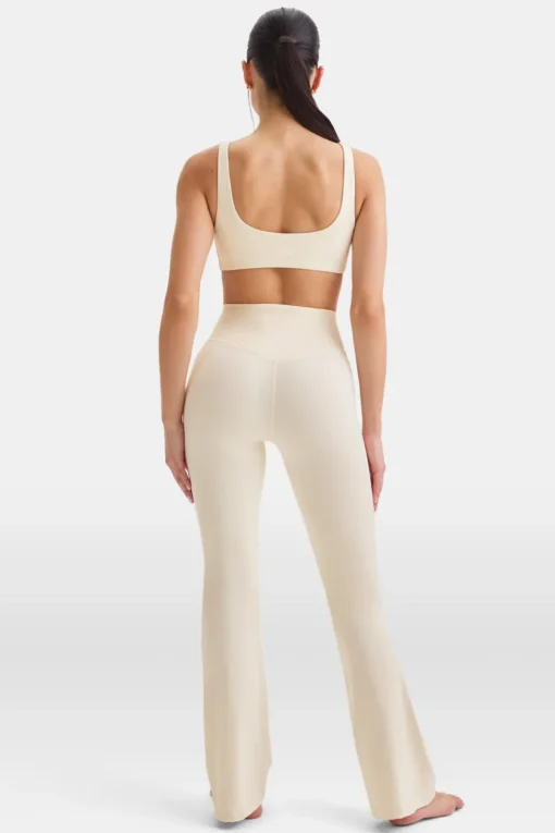 DayFlex Twist Front Sports Bra - Buttermilk