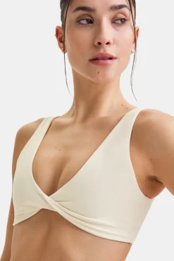 DayFlex Twist Front Sports Bra - Buttermilk