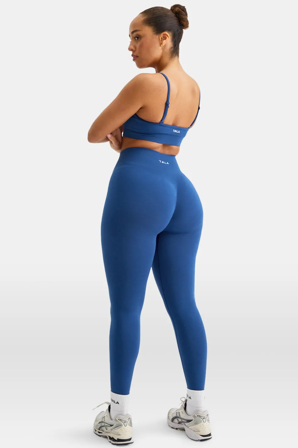 Sculpt Seamless Bandeau Sports Bra - Cobalt Blue