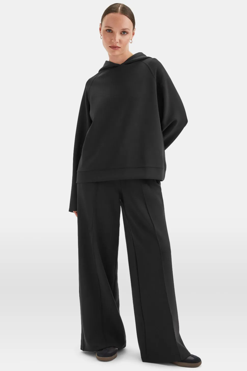 SoftSmart Wide Leg Jogger - Black