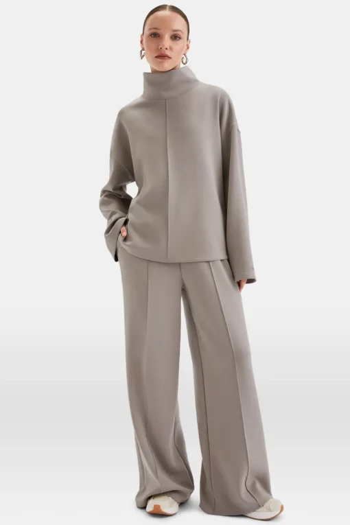 SoftSmart Wide Leg Jogger - Pebble