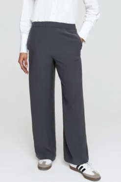 The Essential Soft Tailoring Wide Leg Trouser - Graphite